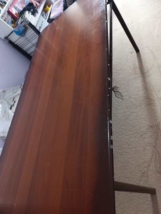 Stol sotiladi ikki metrlik