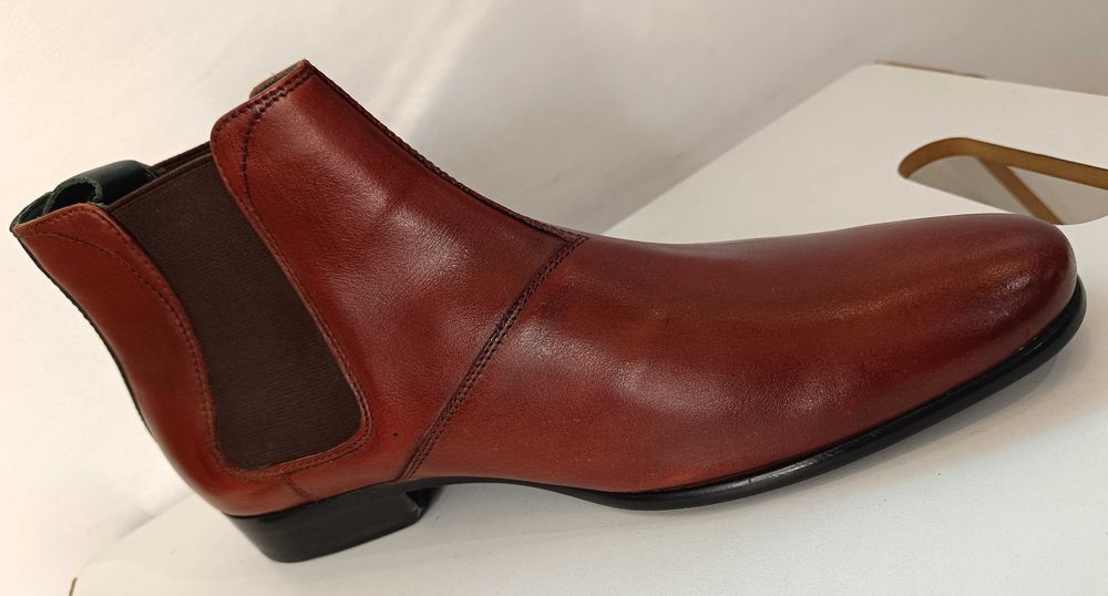 Ghete chelsea 41.5 42  plain toe Ted Baker London NOI piele naturala