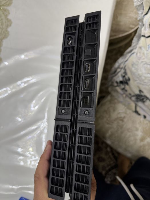 Продам Playstation 4 500 gb