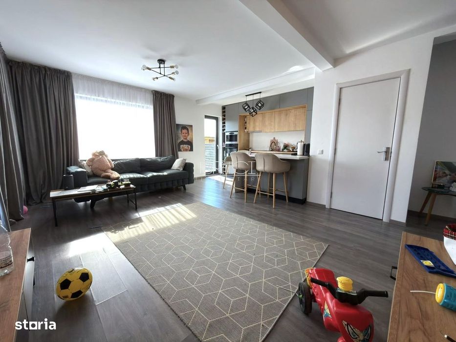 Casa, 90mp, 3 camere, 3 bai, cu Garaj si Curte