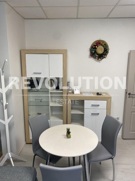 Дава се под наем Многостаен апартамент в Варна, ВИНС - 130 кв.м за 1000 € - Снимка #16