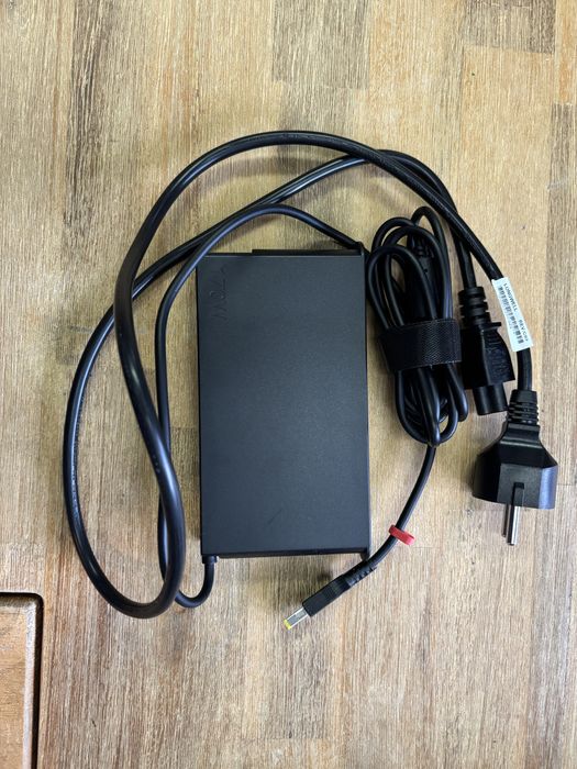 Incarcator+adaptor laptop LENOVO P1 Gen 7, nefolosit