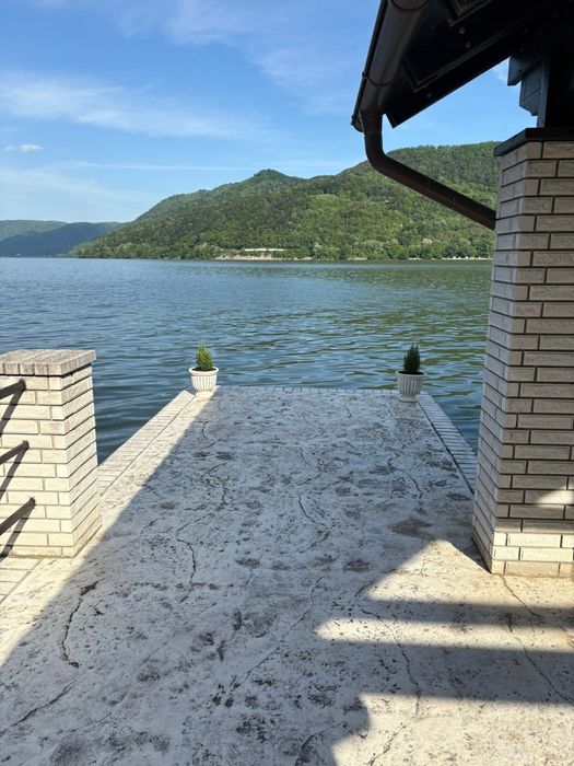 Inchiriez casă Orșova pe malul Dunării