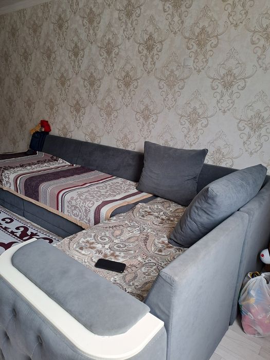 Диван угловой в отличном состоянии