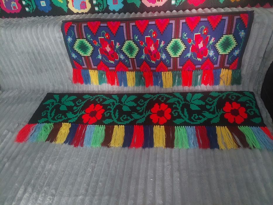 Carpete și fete de masa tradiționale