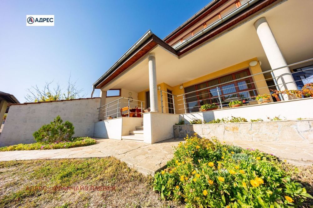 Продава се Къща в с. Згалево, Област Плевен - 328 кв.м за 1372 €/кв.м - Снимка #2