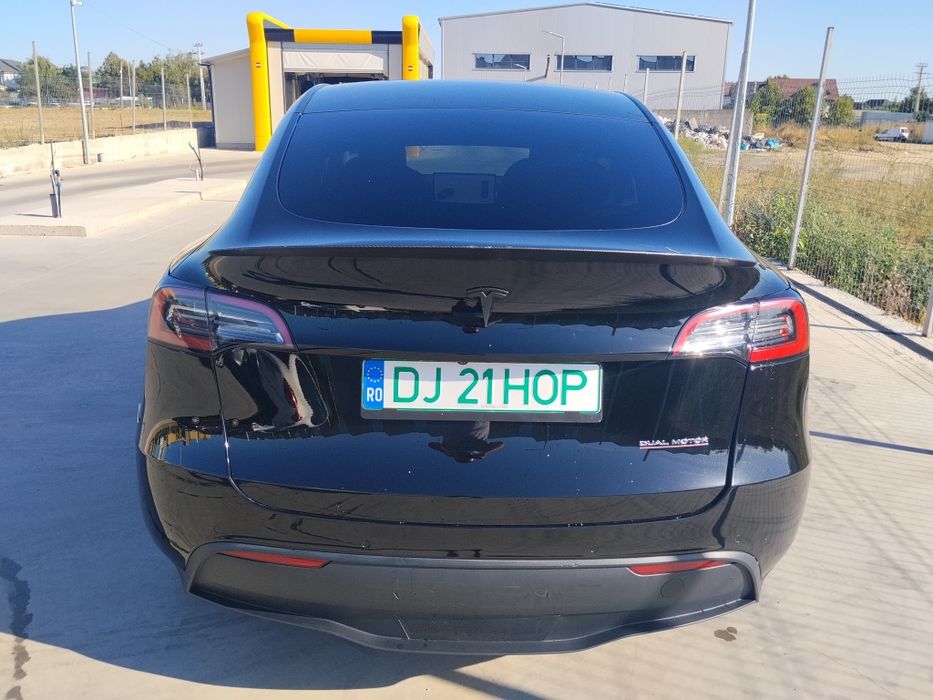 TESLA Model Y 2022 — imagine 5