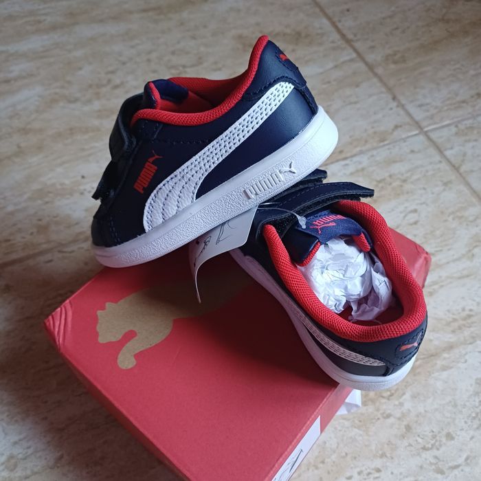 Adidasi nr 21 noi.Preț 80 lei