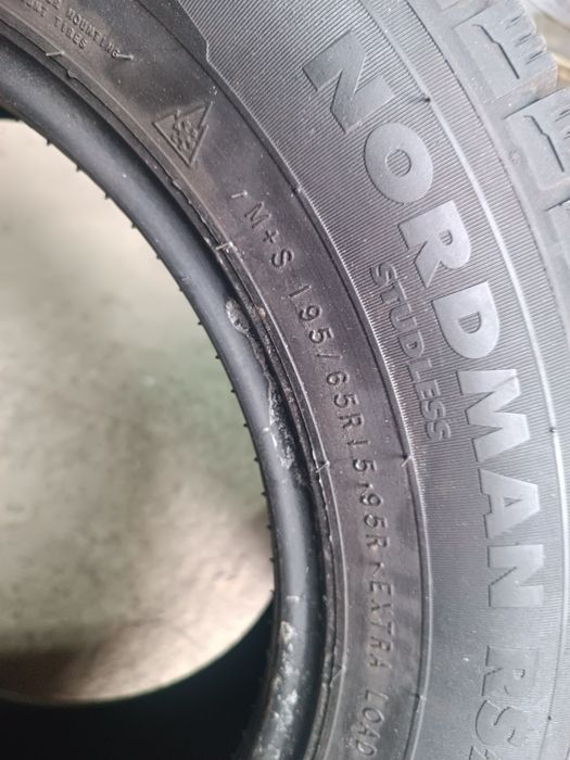 Продам резину 2 шт 195/65/15