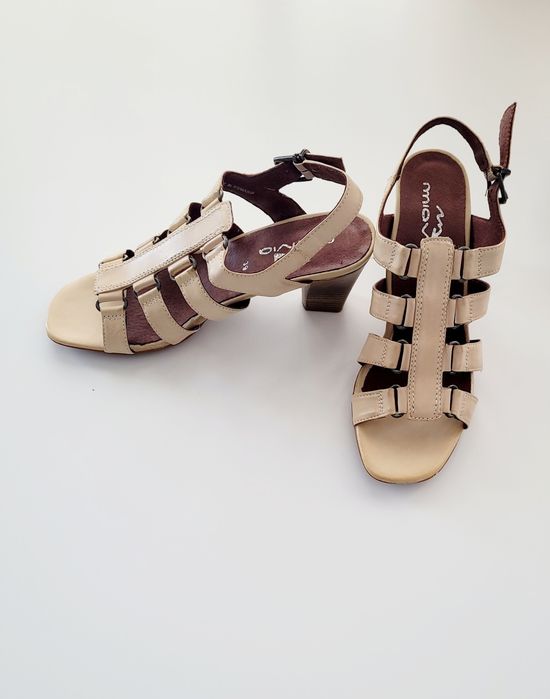 Sandale piele beige marime 39