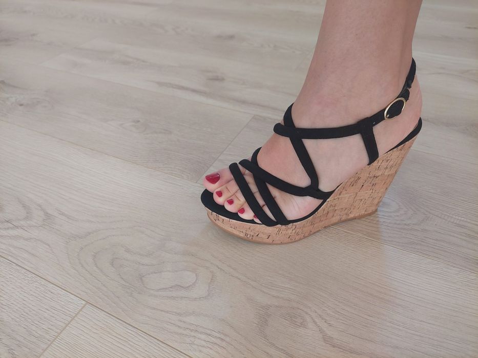 Sandale H&M nr 38, aproape noi