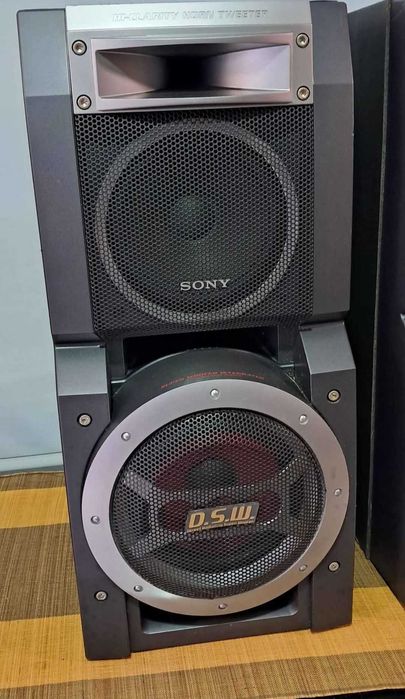 Продават се sony ss-lx9