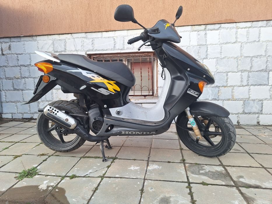 Honda x8r 50cc.       .