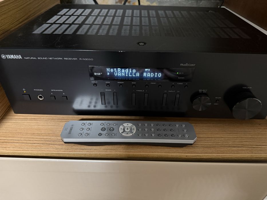 Amplificatoe streamer Yamaha R-N303D