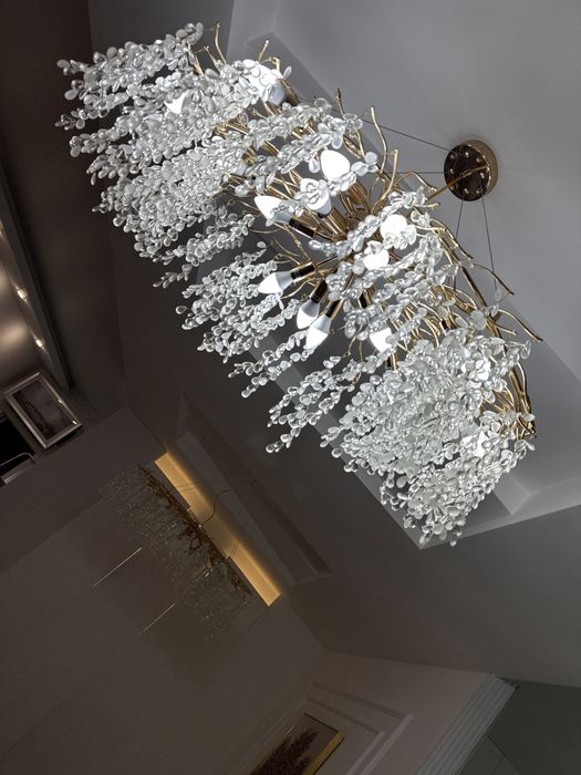 Продам люстура  новый