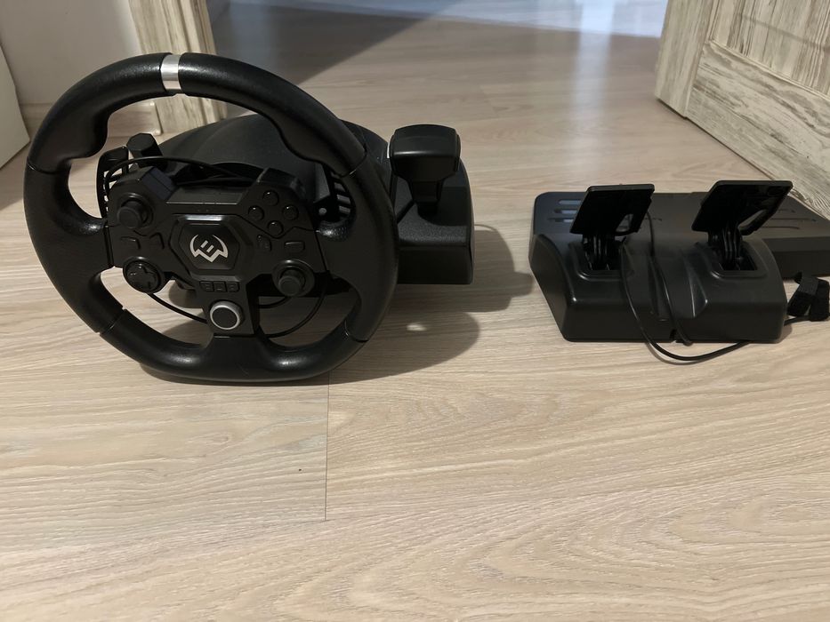 Игровой руль и педали для ПК