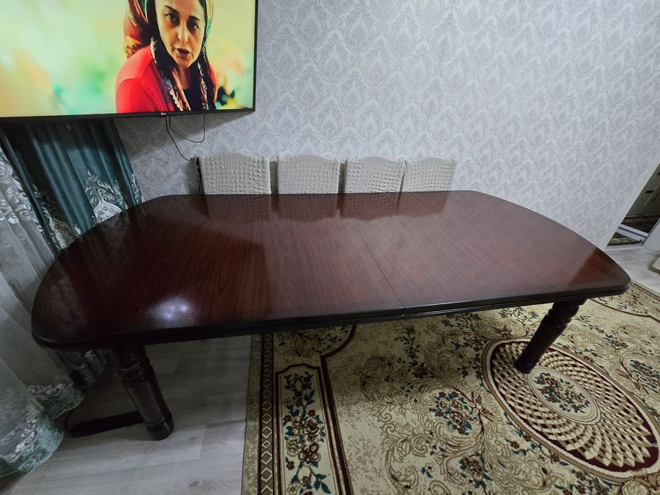 Продается большой стол