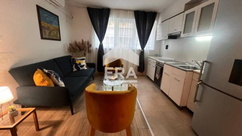 Дава се под наем Двустаен апартамент в Варна, Колхозен пазар - 55 кв.м за 435 € - Снимка #1