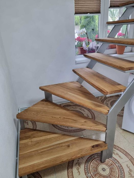 Mobilier si  proiecte din lemn la comanda:mese,trepte,parchet, si multe alte piese personalizate.