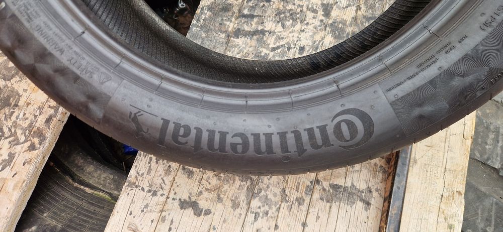 2 Anvelope Continental 225 50 R18 de vara