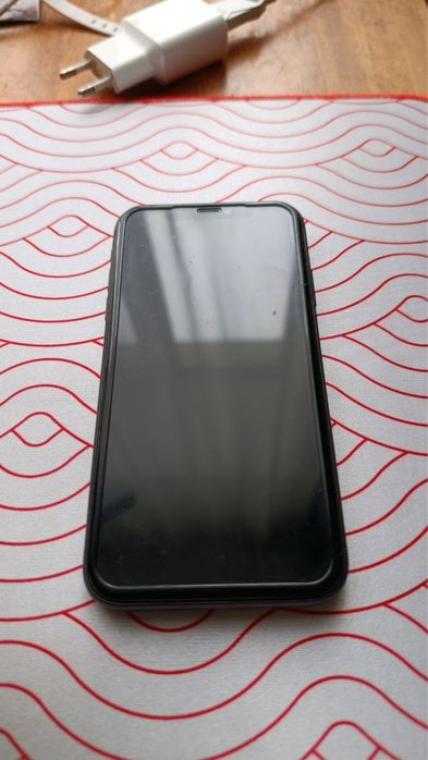 Продаю 11 Iphone 64гб черного цвета