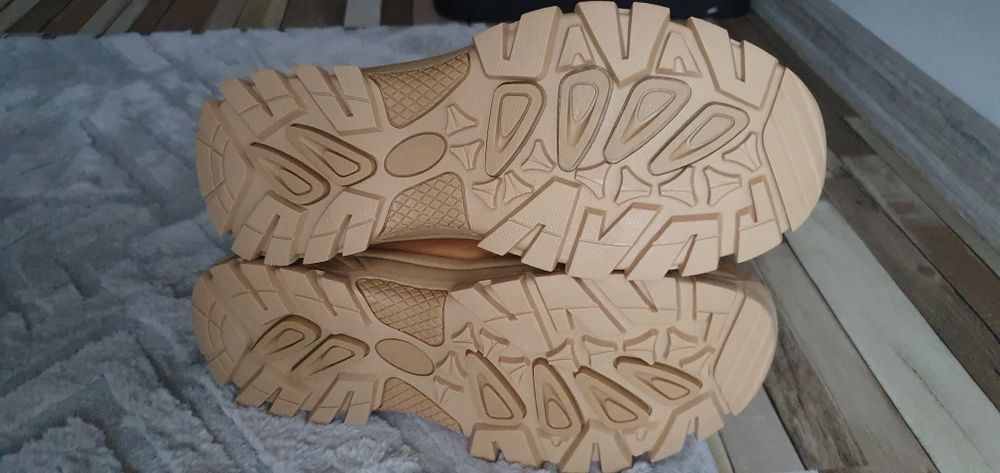 Bocanci culoare desert Nr.41 noi