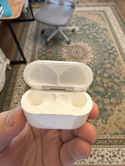 Airpods 4 наушники с шумоподавлением