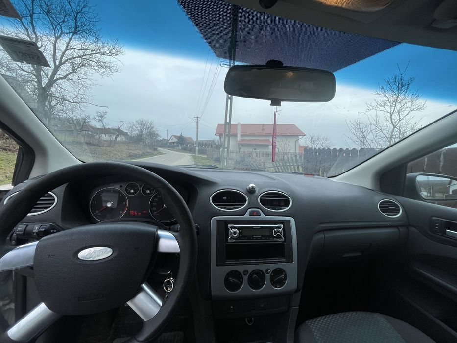 Vând Ford focus 2