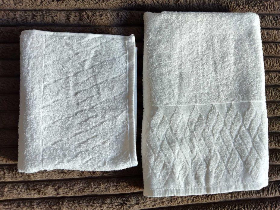 Халат за баня Л р-р + 2кърпи (50x90) и (70x140) см