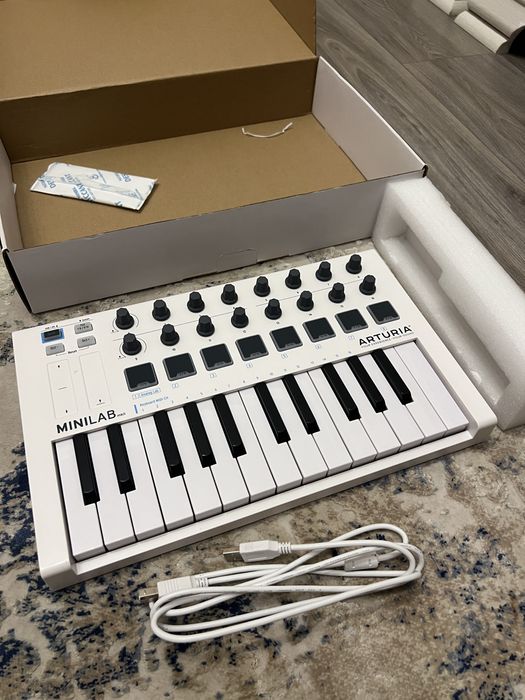 Claviatura Arturia MiniLab MK2 MIDI Controller studio