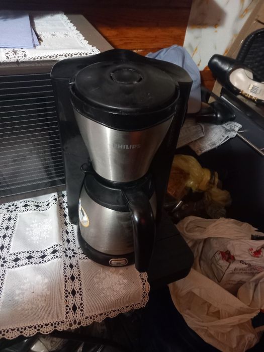 Aparat cafea cu cana termos