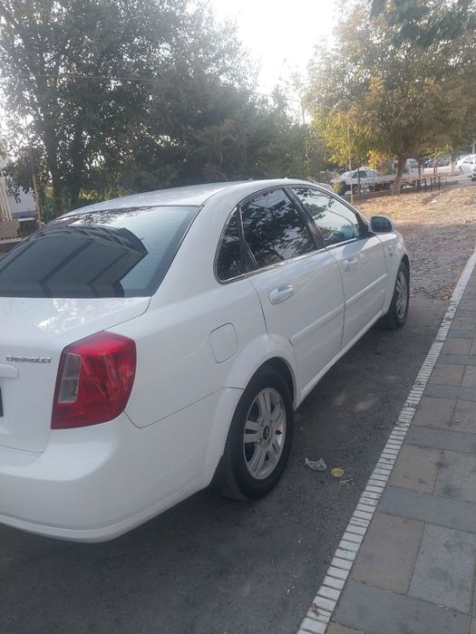 Лассети 2011 йил