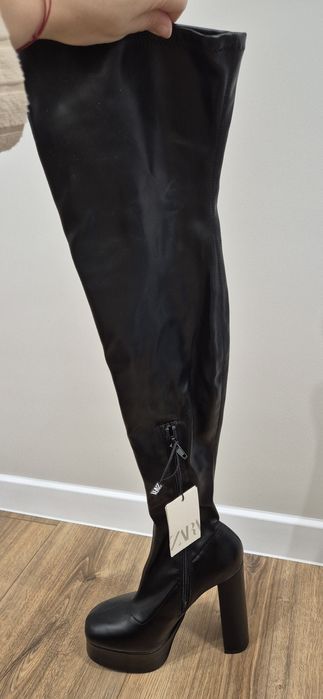 Нови чизми Zara на висок ток ,размер 37
