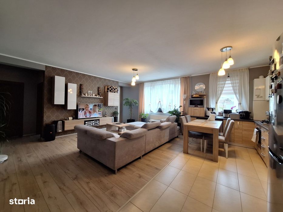 Apartament cu 3 camere, 74 mp, balcon, zona Eroilor — fotografia 3