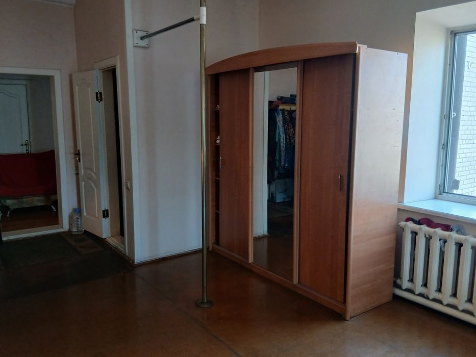 Сдаётся на длительный срок трехкомнатная квартира 90 кв.м.