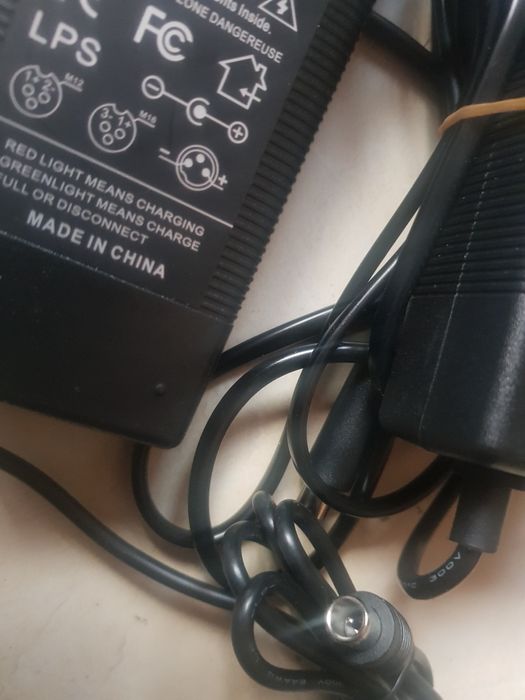 Зарядно за тротинетка или електрически велосипед