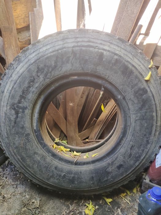 Шина 11.00. R20  хх