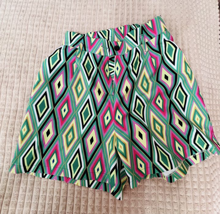 Продам костюм с шортами