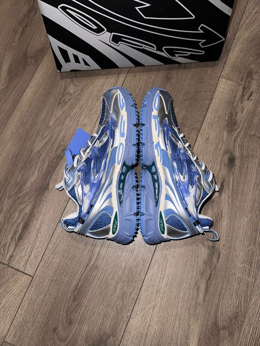 Off White Be Right Back