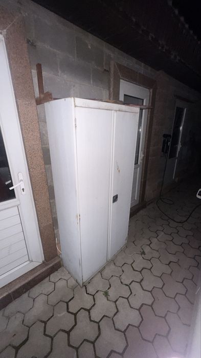 Шкаф металический