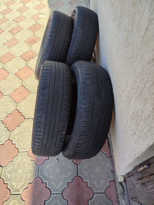 Продам летние покрышки