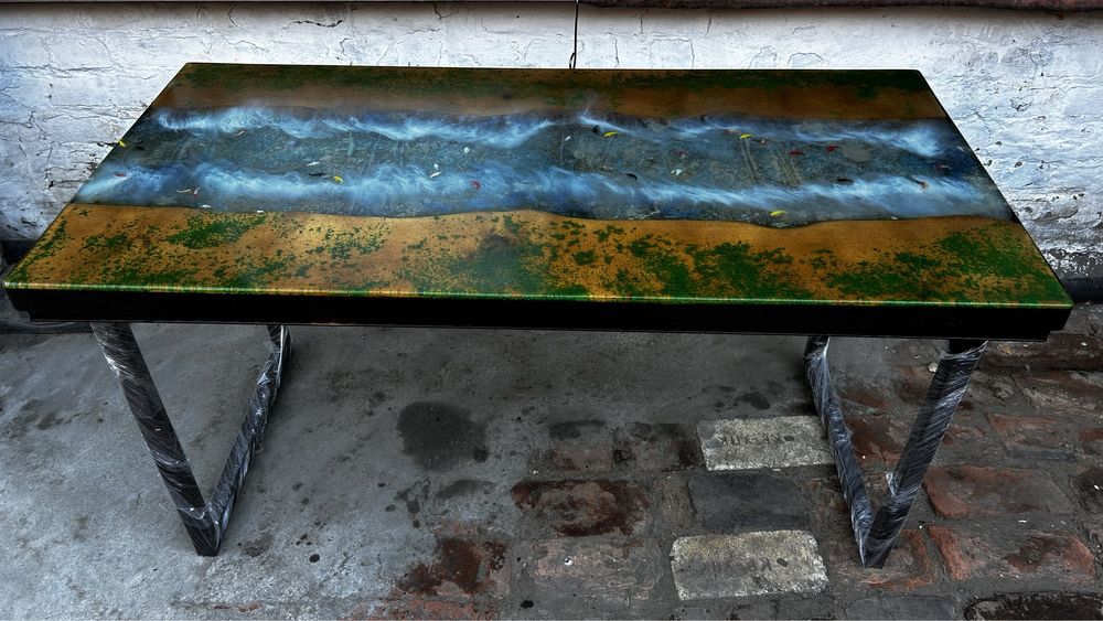 Стол из эпоксидной смолы