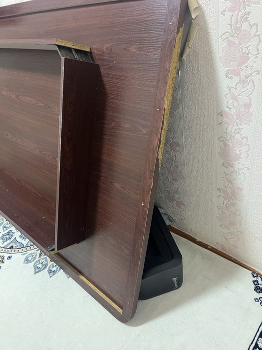 Продается стол