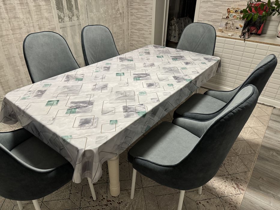 Продам стол стулья новые