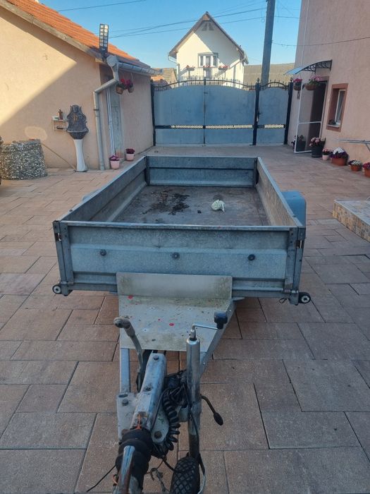 De vânzare remorcuta de 750 kg