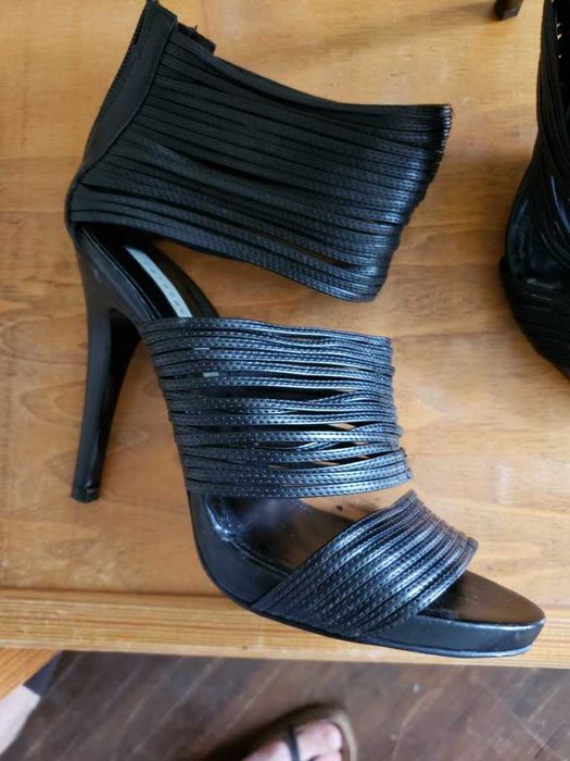 ZARA сандали с висок ток