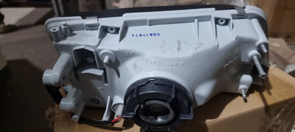 Фары Nissan maxima,cefiro a 32