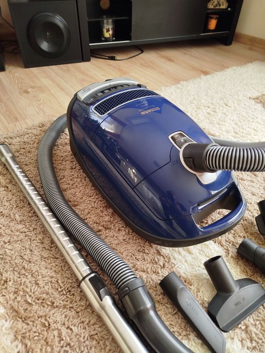 Прахосмукачка Miele Complete c3