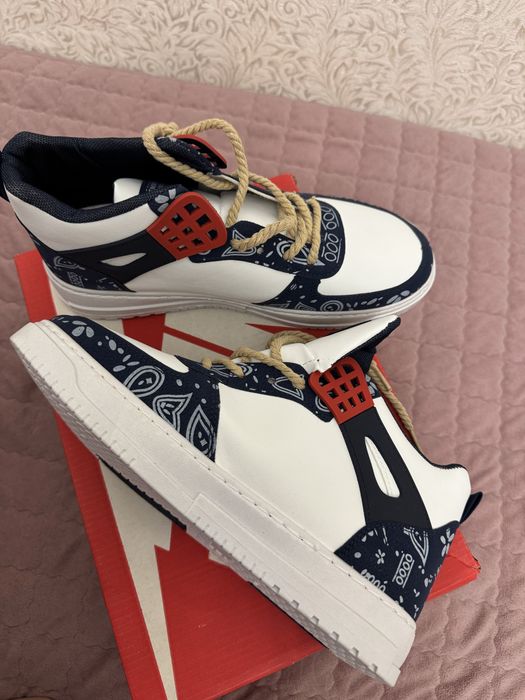 Кроссовки новые 41-42р