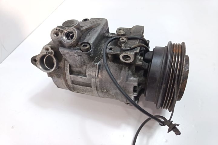 Compresor AC 8D0260808 Volkswagen VW Passat B5.5 (facelift)